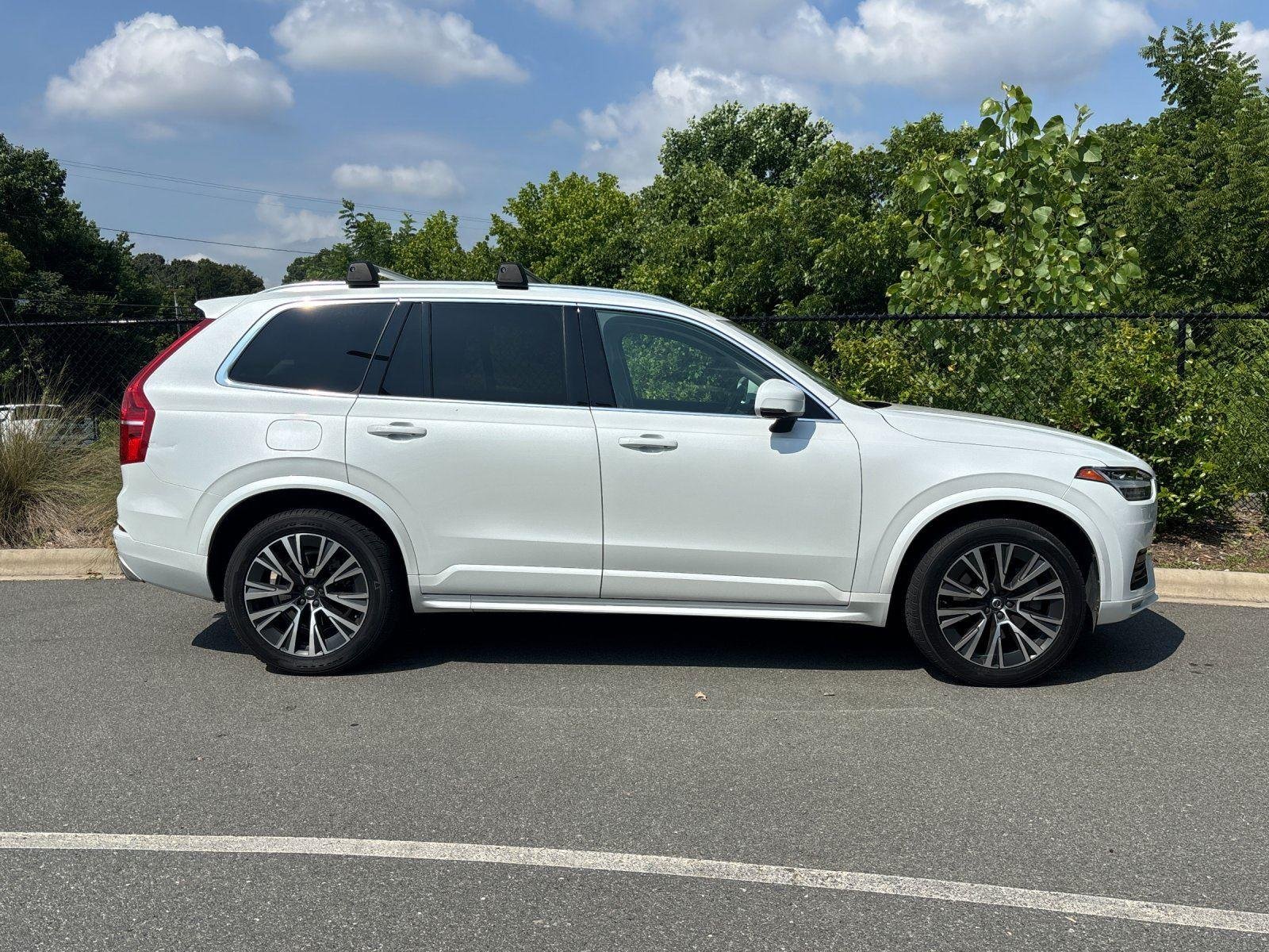 Used 2021 Crystal White Metallic Volvo Momentum image 6