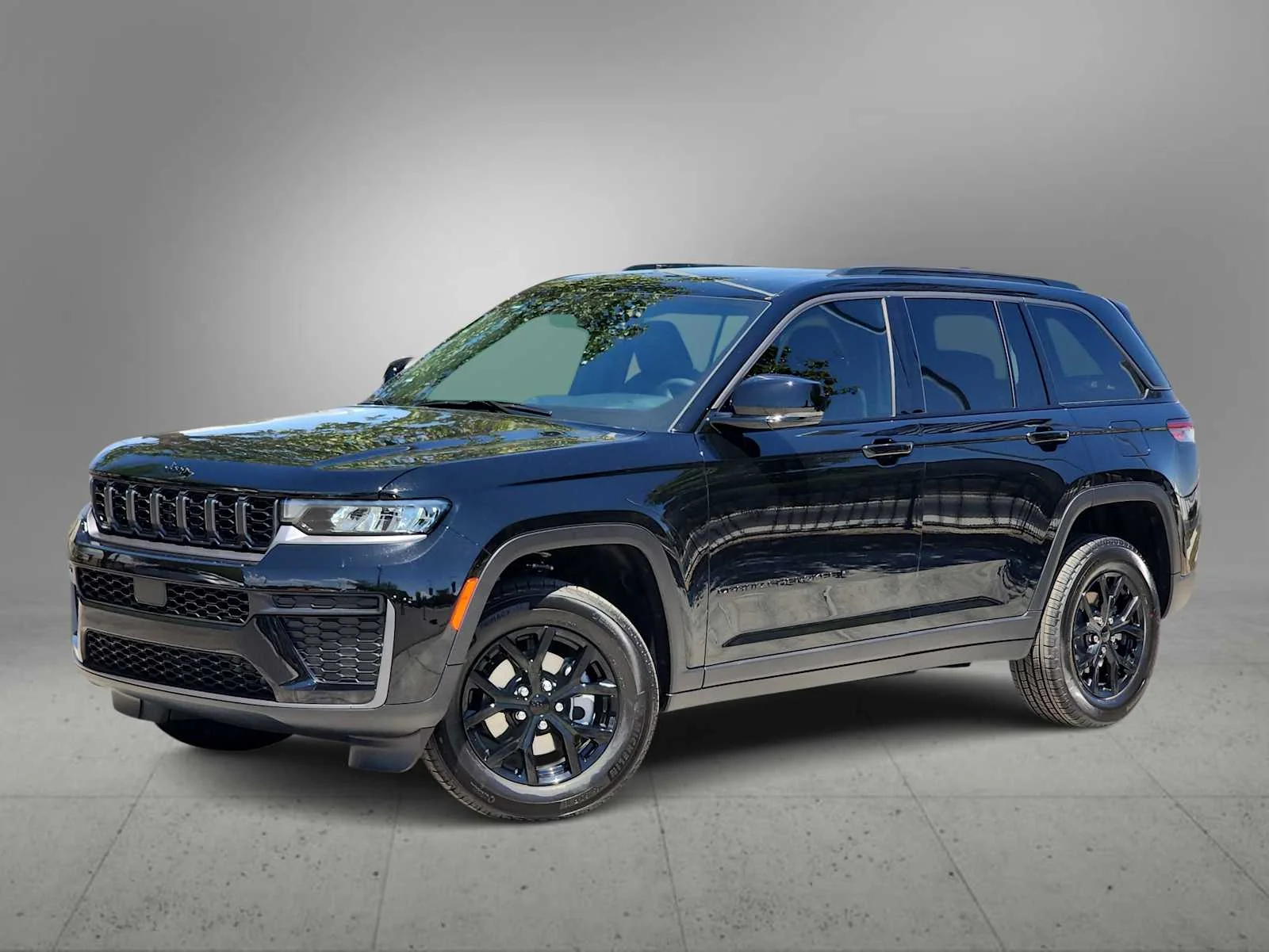 2026 Jeep Grand Cherokee Laredo Altitude
