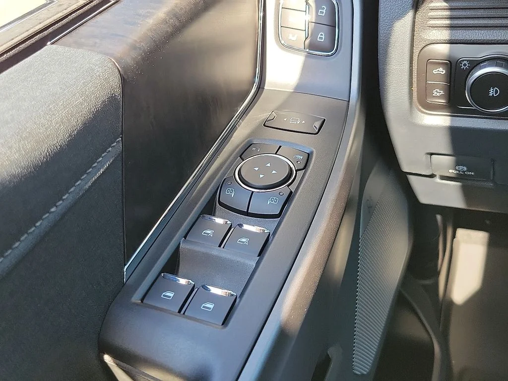 New 2026 Glacier Gray Metallic Tri-Coat Ford F-250® Lariat® image 13