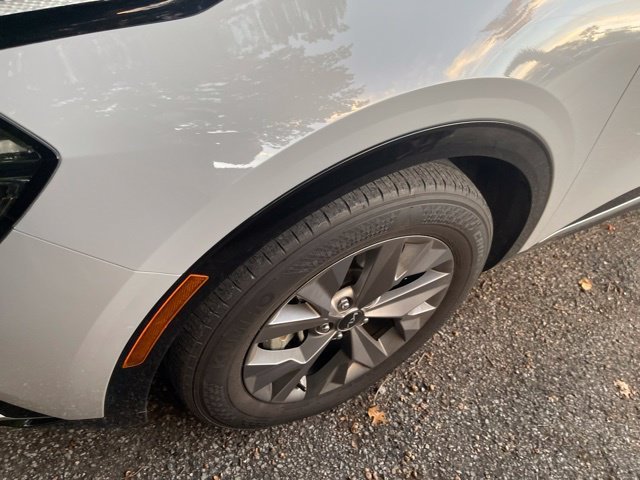 Used 2025 Gray Kia SX image 3