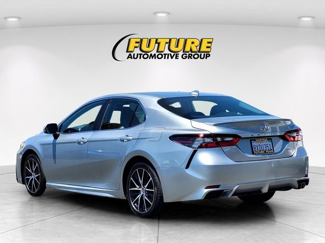 Used 2021 Silver Toyota SE image 6
