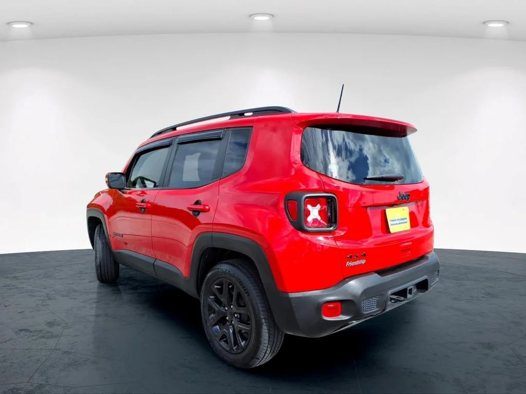 Used 2019 Red Jeep Latitude image 13