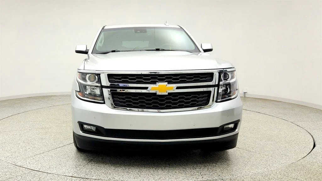 Used 2020 Silver Ice Metallic Chevrolet 4WD 4dr LT w/ Luxury Pkg & Sun/Entertainment Pkg image 2