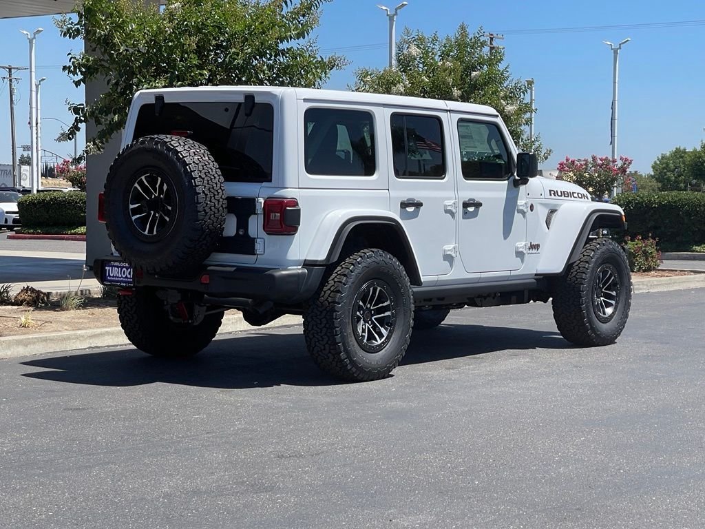New 2026 Bright White Clear-Coat Exterior Paint Jeep Rubicon X image 4