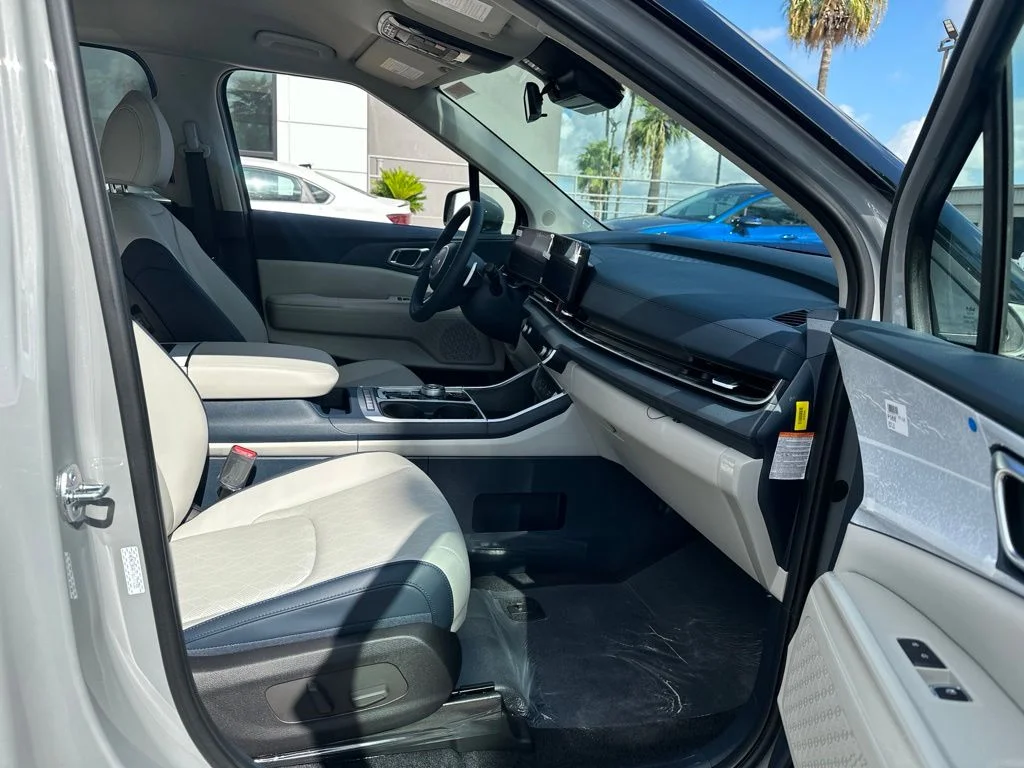 New 2026 White Kia EX image 18