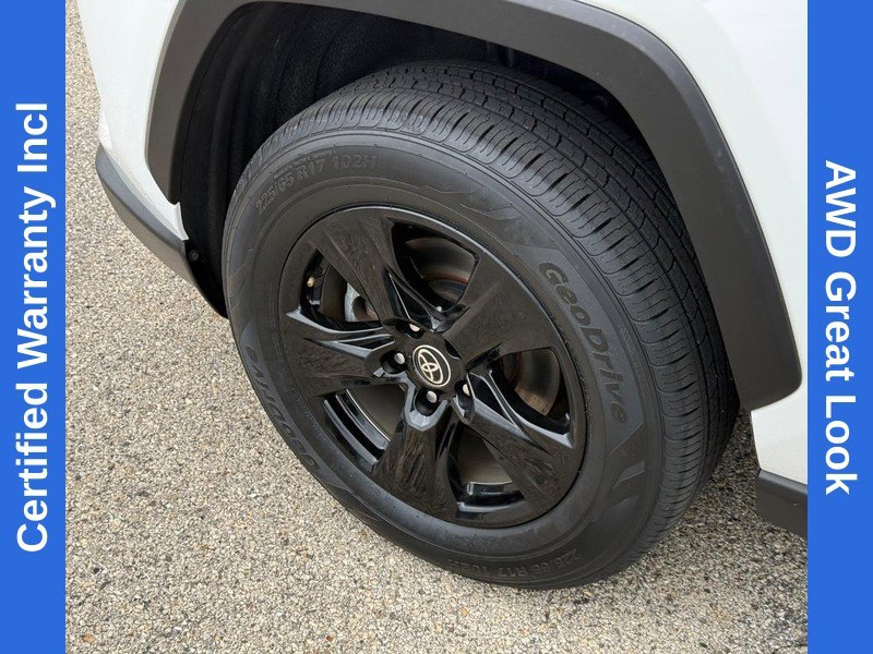 Used 2023 Ice Toyota XLE image 10