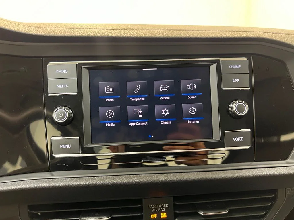 2024 Volkswagen Jetta SE - Photo 24