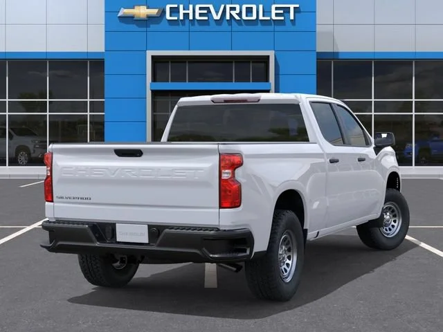 New 2026 Summit White Chevrolet WT image 4