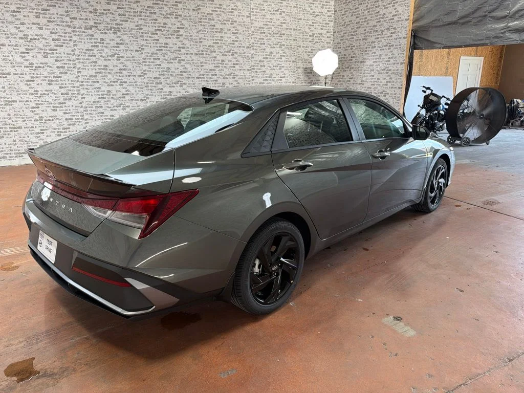New 2026 Amazon Gray Hyundai SEL Sport image 7