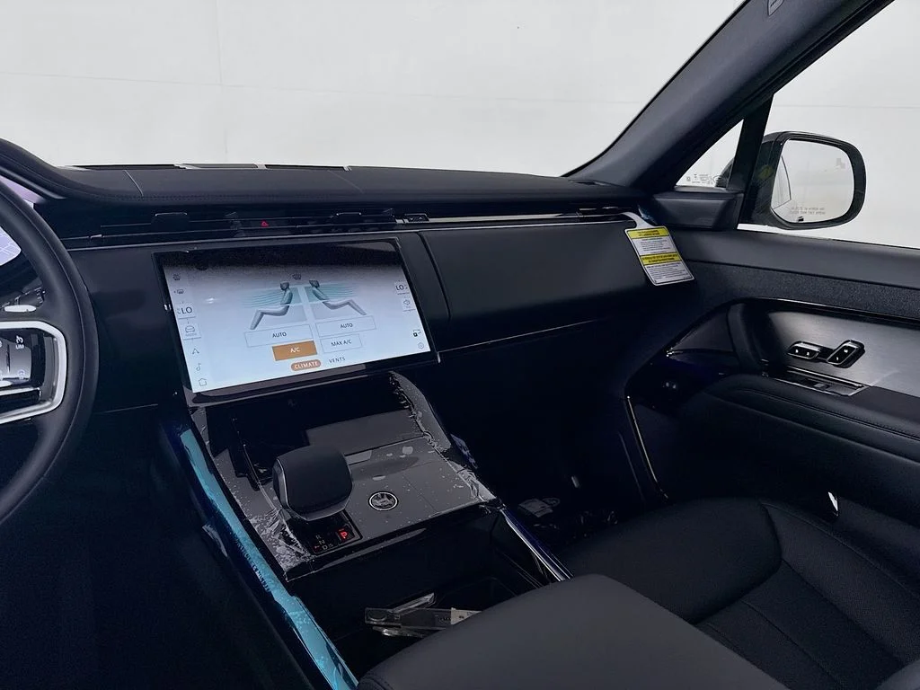 New 2026 Santorini Black Land Rover SE image 26