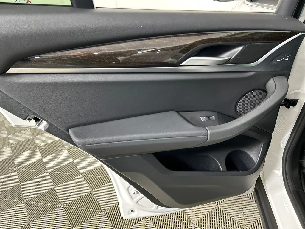 Used 2022 White BMW sDrive30i image 16