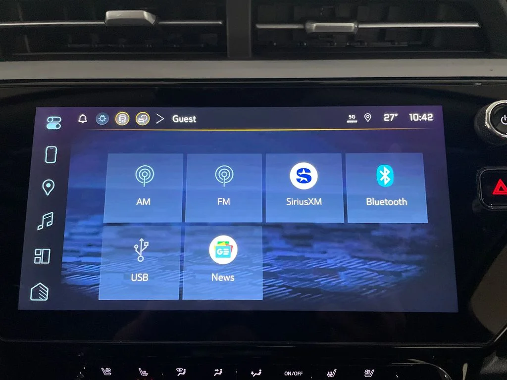2027 Chevrolet Bolt RS - Photo 17