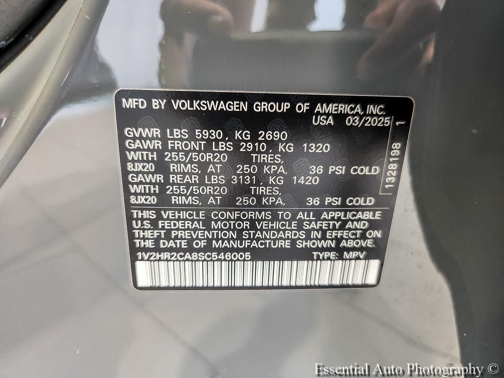 Used 2025 Gray Volkswagen 2.0T SE w/Technology image 25