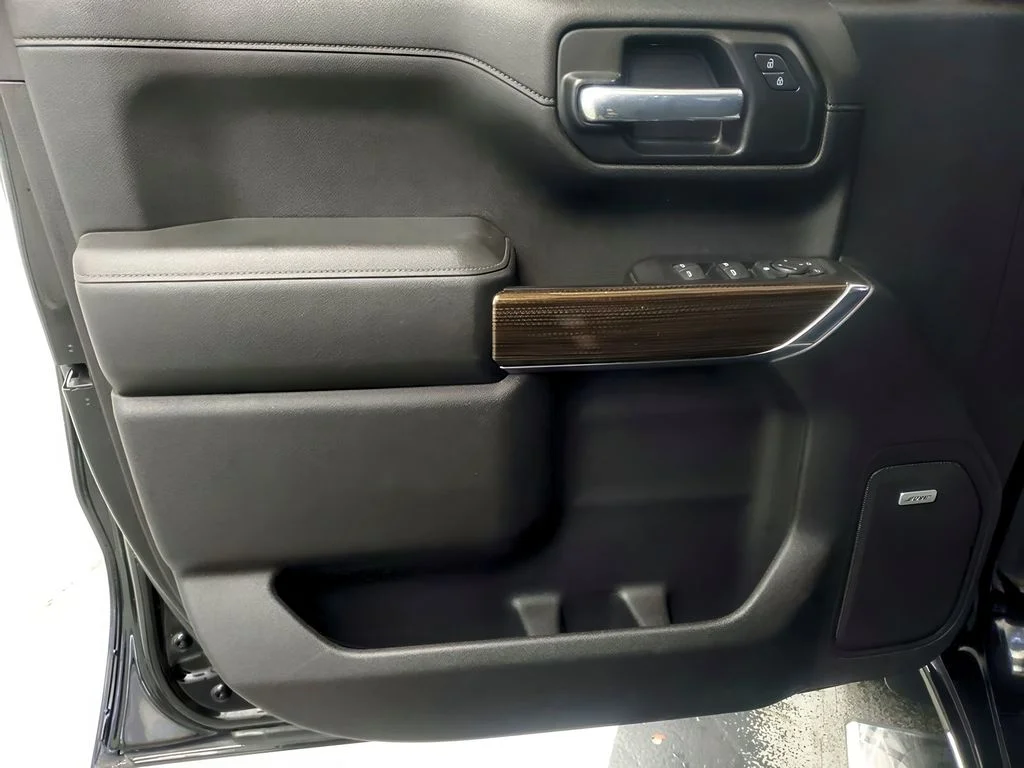 Used 2021 Black Chevrolet RST image 5