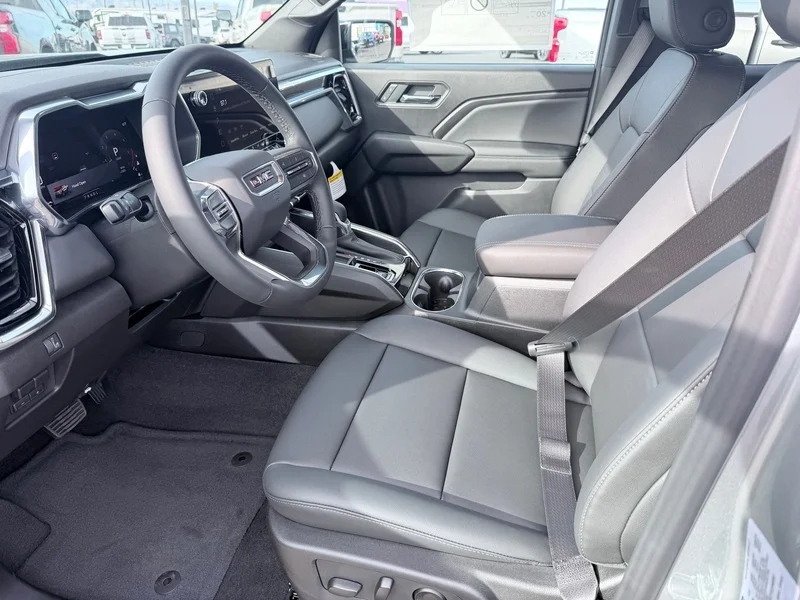 New 2026 Sterling Metallic GMC Elevation image 13