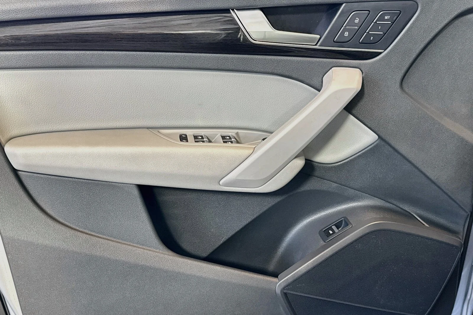 Used 2019 Silver Audi Premium image 8