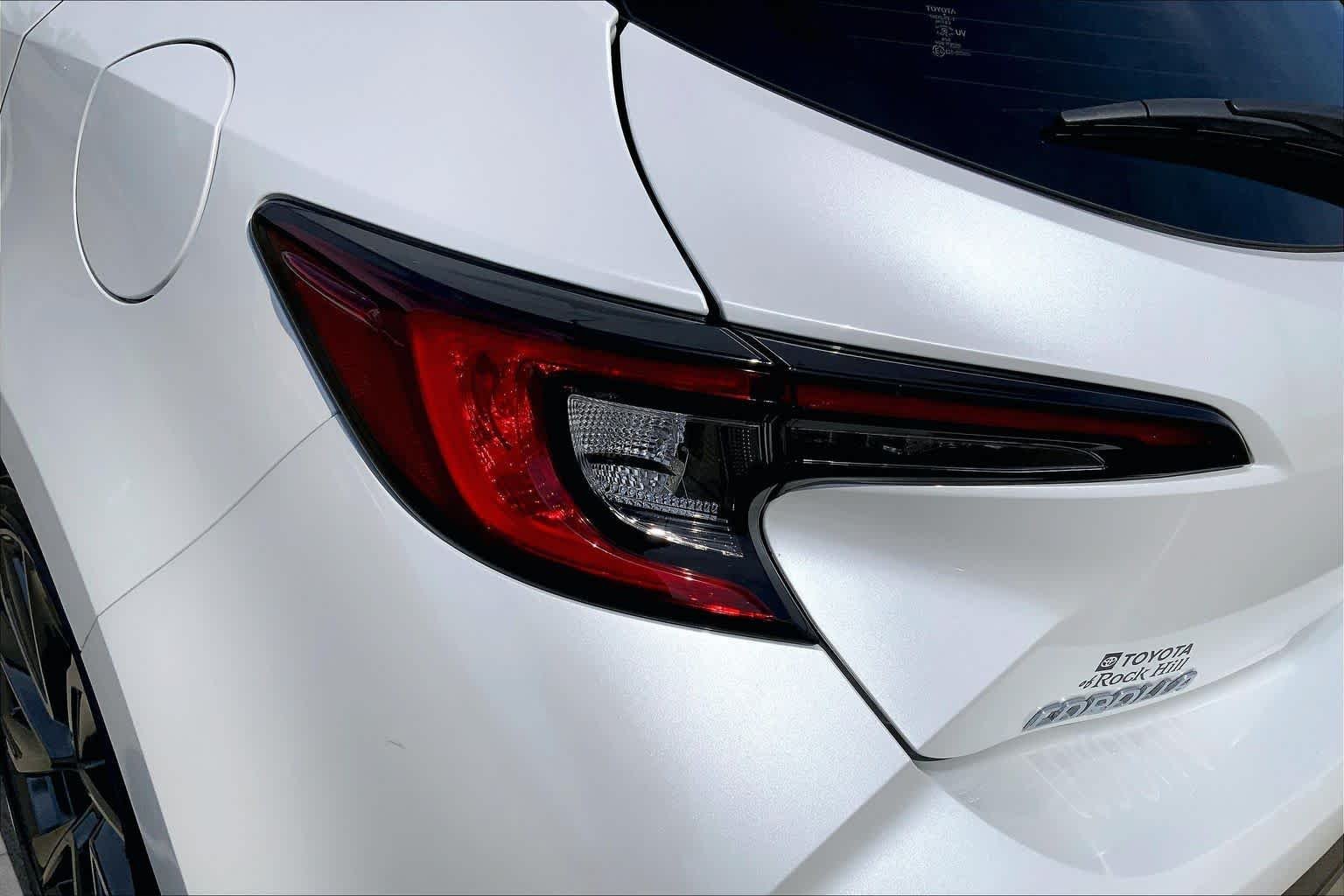 Used 2024 Wind Chill Pearl Toyota XSE image 27