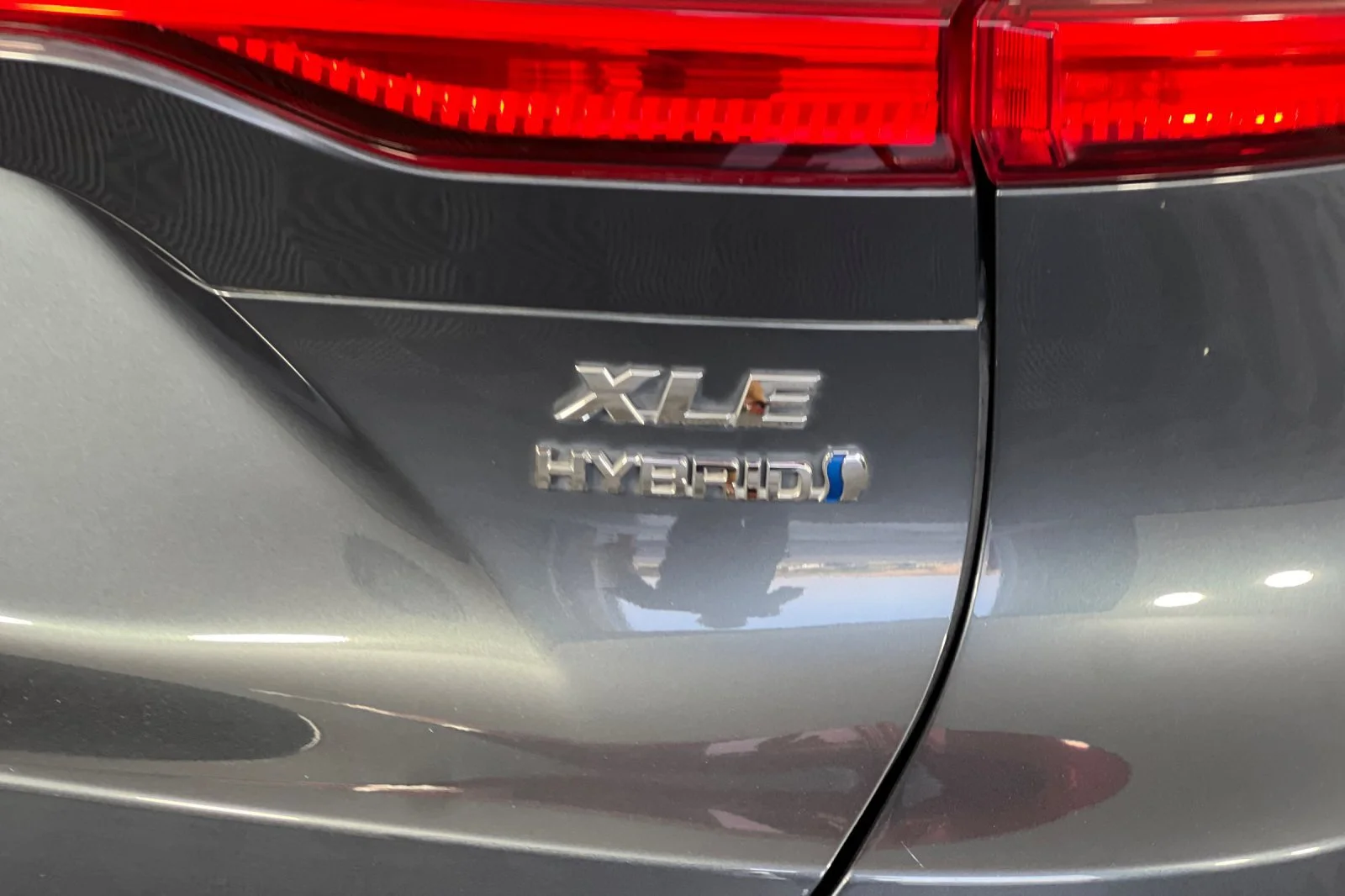Used 2021 Coastal Gray Metallic Toyota XLE image 30