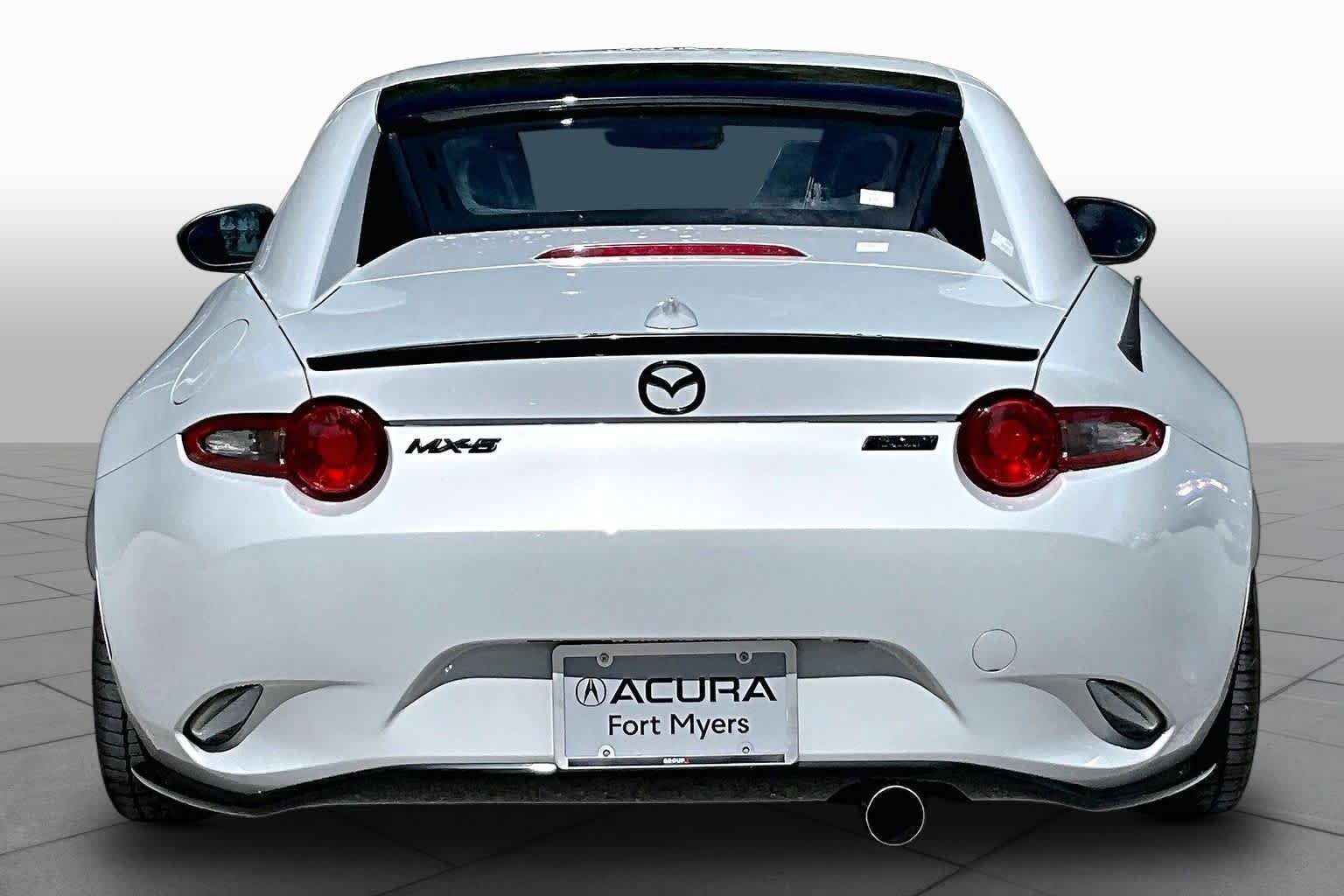Used 2017 Ceramic Metallic Mazda Club image 5