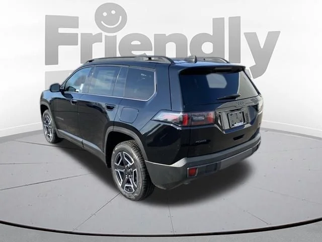 New 2026 Diamond Black Crystal Pearl-Coat Exterior Paint Jeep Laredo image 6