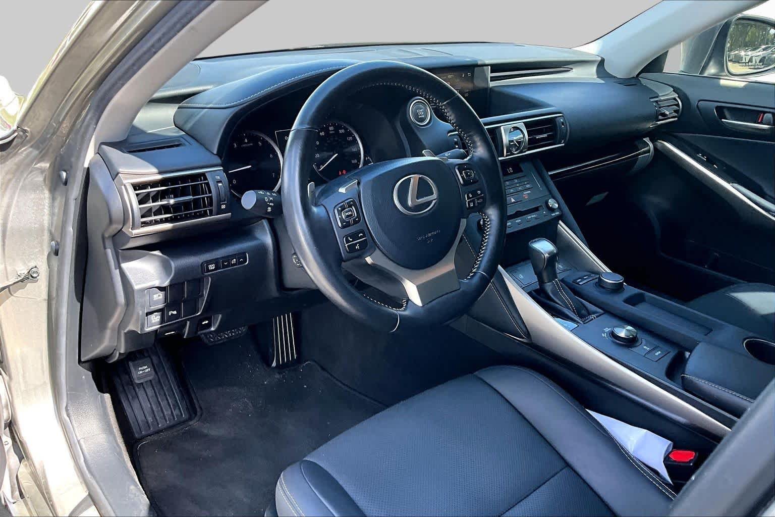 Used 2019 Atomic Silver Lexus  image 18