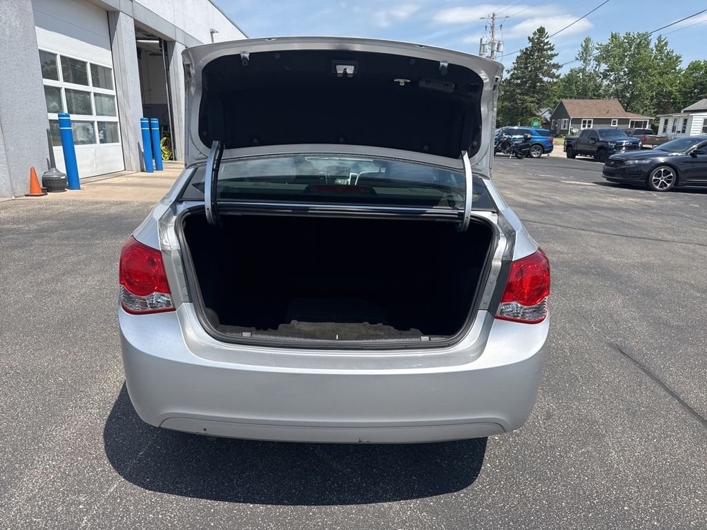 Used 2013 Silver Chevrolet LS image 30