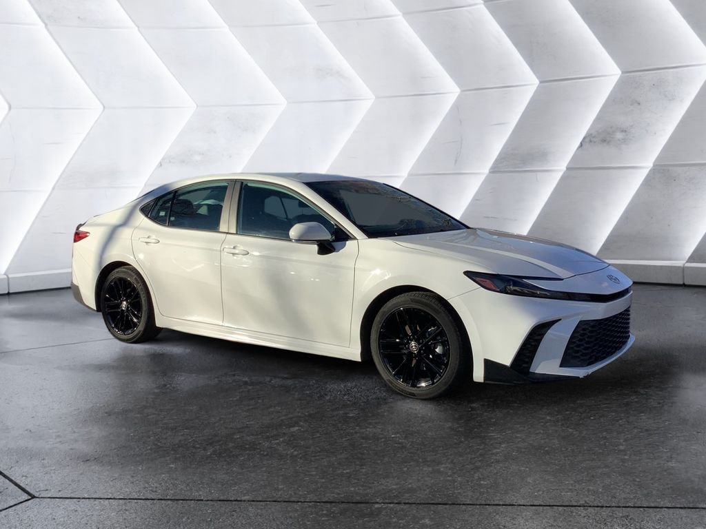 2025 Toyota Camry SE FWD