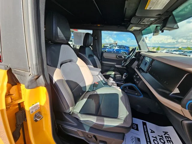 Used 2022 Orange Metallic Ford Wildtrak image 23