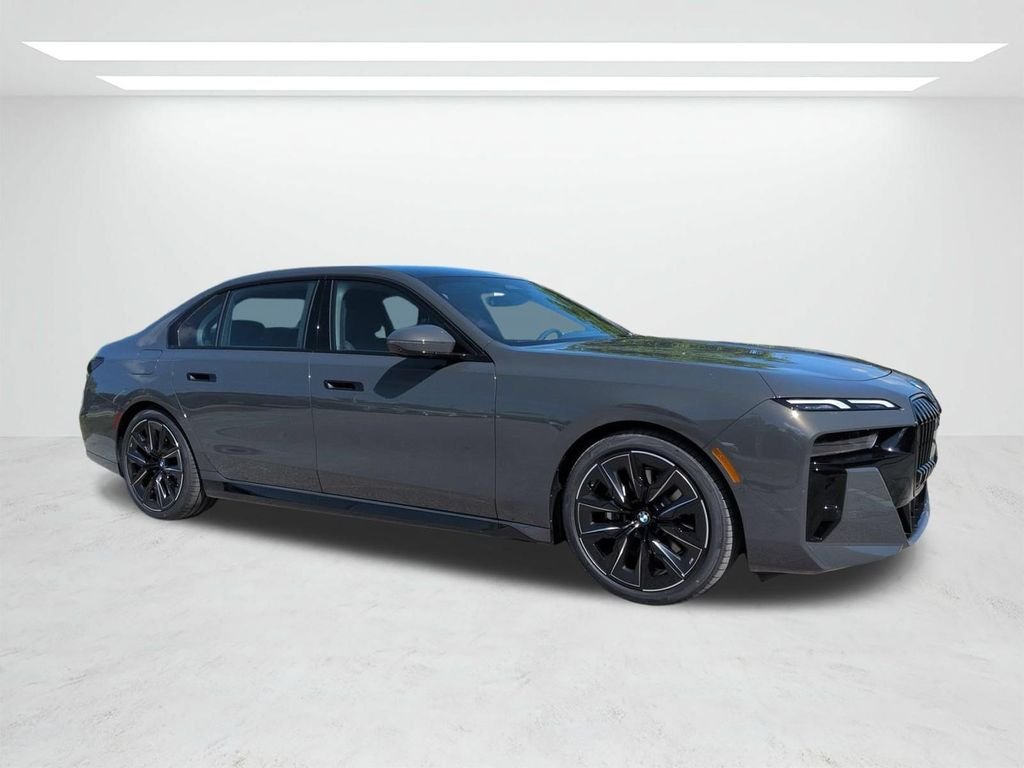 New 2026 Dravit Grey Metallic BMW 740i xDrive image 2