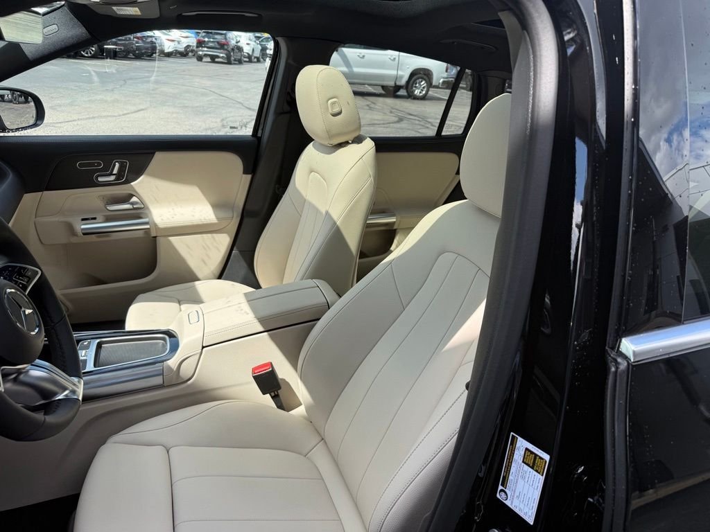 New 2026 Night Black Mercedes-Benz GLA 250 image 9