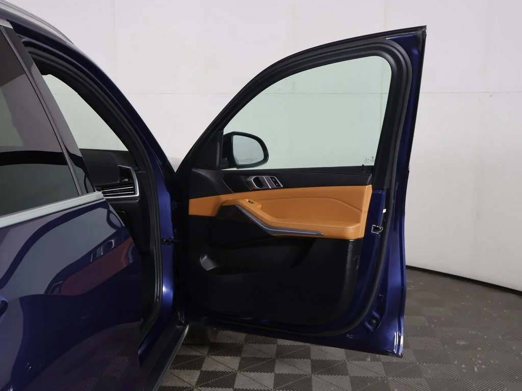 Used 2022 Blue BMW xDrive40i image 23