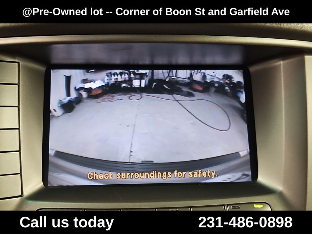 Used 2004  Toyota Base image 23