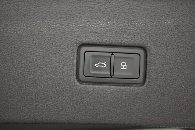 Used 2020 White Audi 4.0T image 20