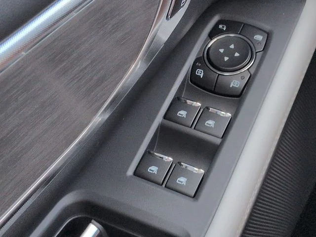 New 2026 Space Silver Metallic Ford MAX Platinum® image 23