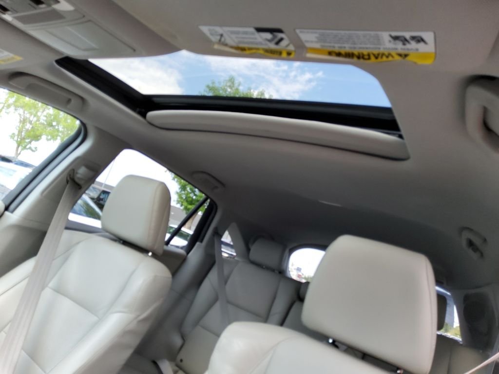 Used 2018  Acura Technology Package image 25