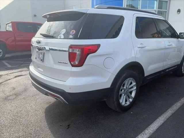 Used 2016 White Ford XLT image 2