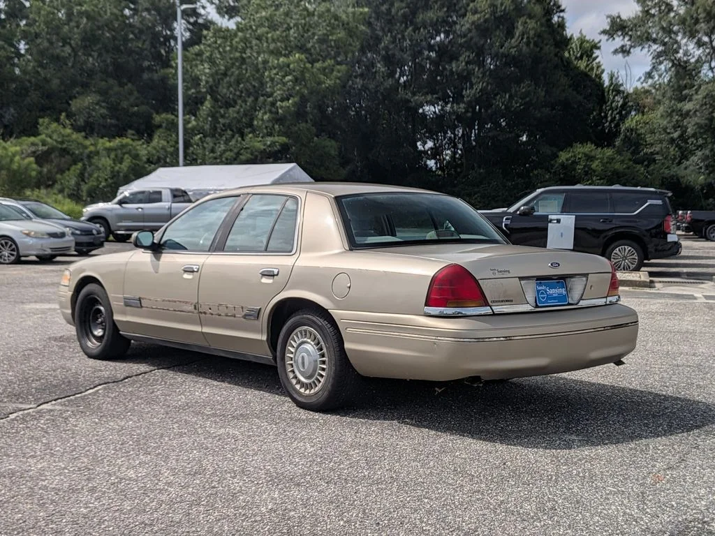 Used 1999  Ford Base image 3