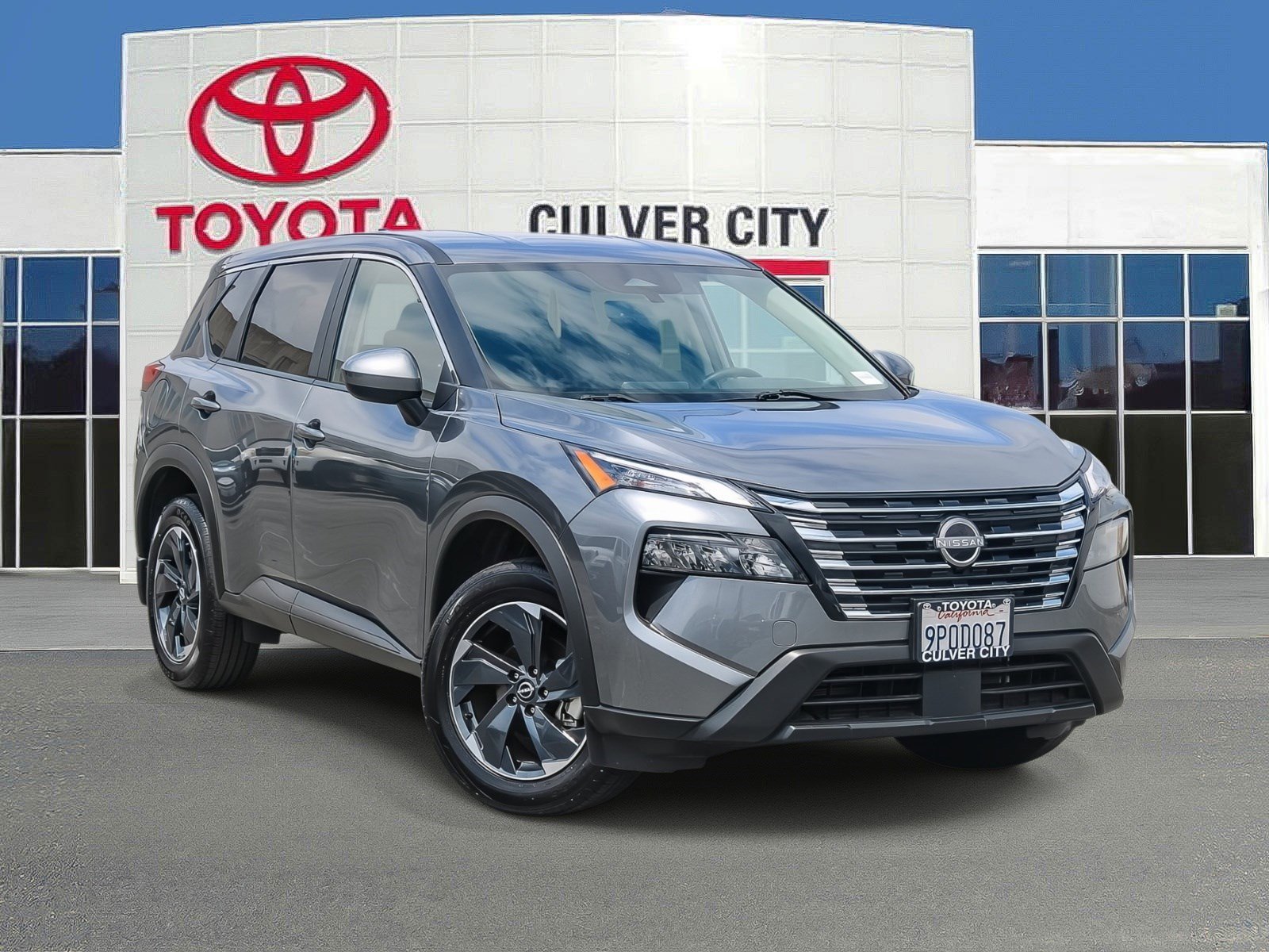 2024 Nissan Rogue SV FWD's photo
