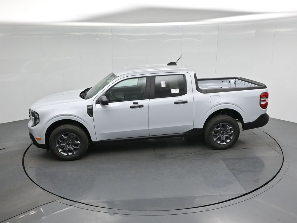 New 2026 Space White Metallic Ford XLT image 36