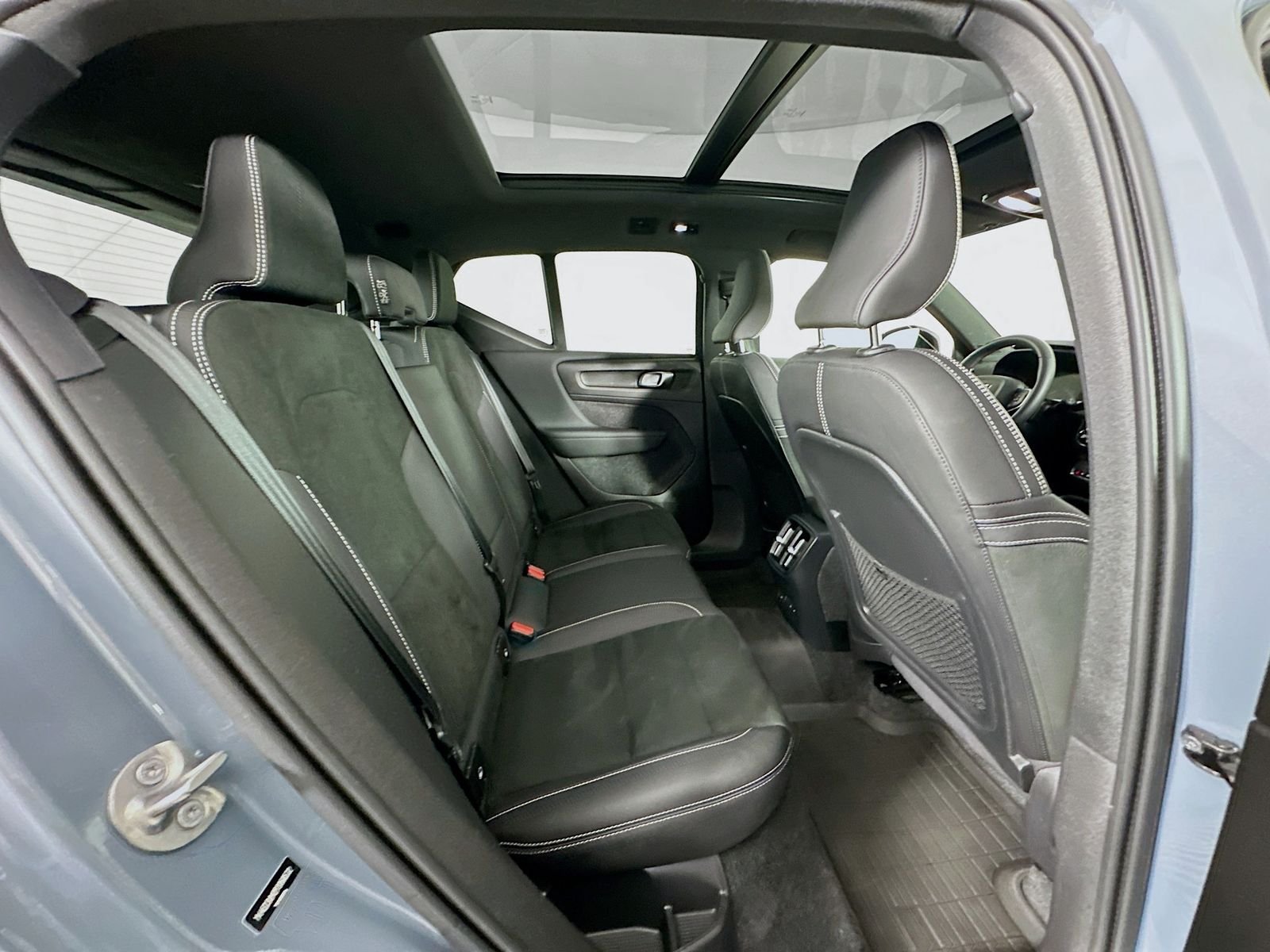 Used 2023 Gray Metallic Volvo Ultimate image 27