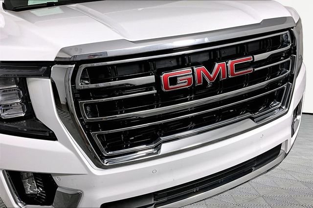 Used 2024 White GMC SLT image 31