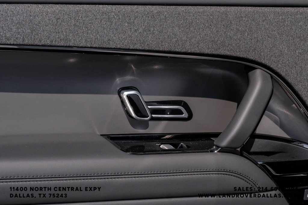 New 2026 Fuji White Land Rover Dynamic SE image 46