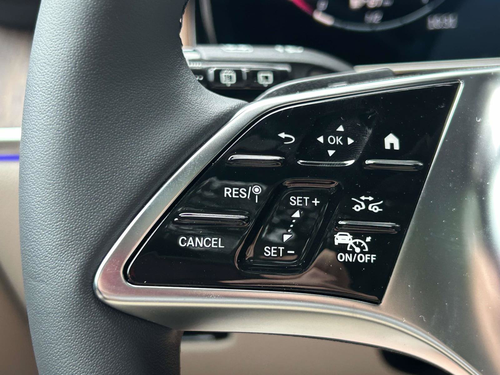 New 2027 MANUFAKTUR Alpine Grey Mercedes-Benz GLC 300 SUV image 26