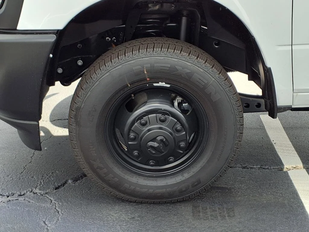 2025 RAM 3500 Chassis Tradesman - Photo 19