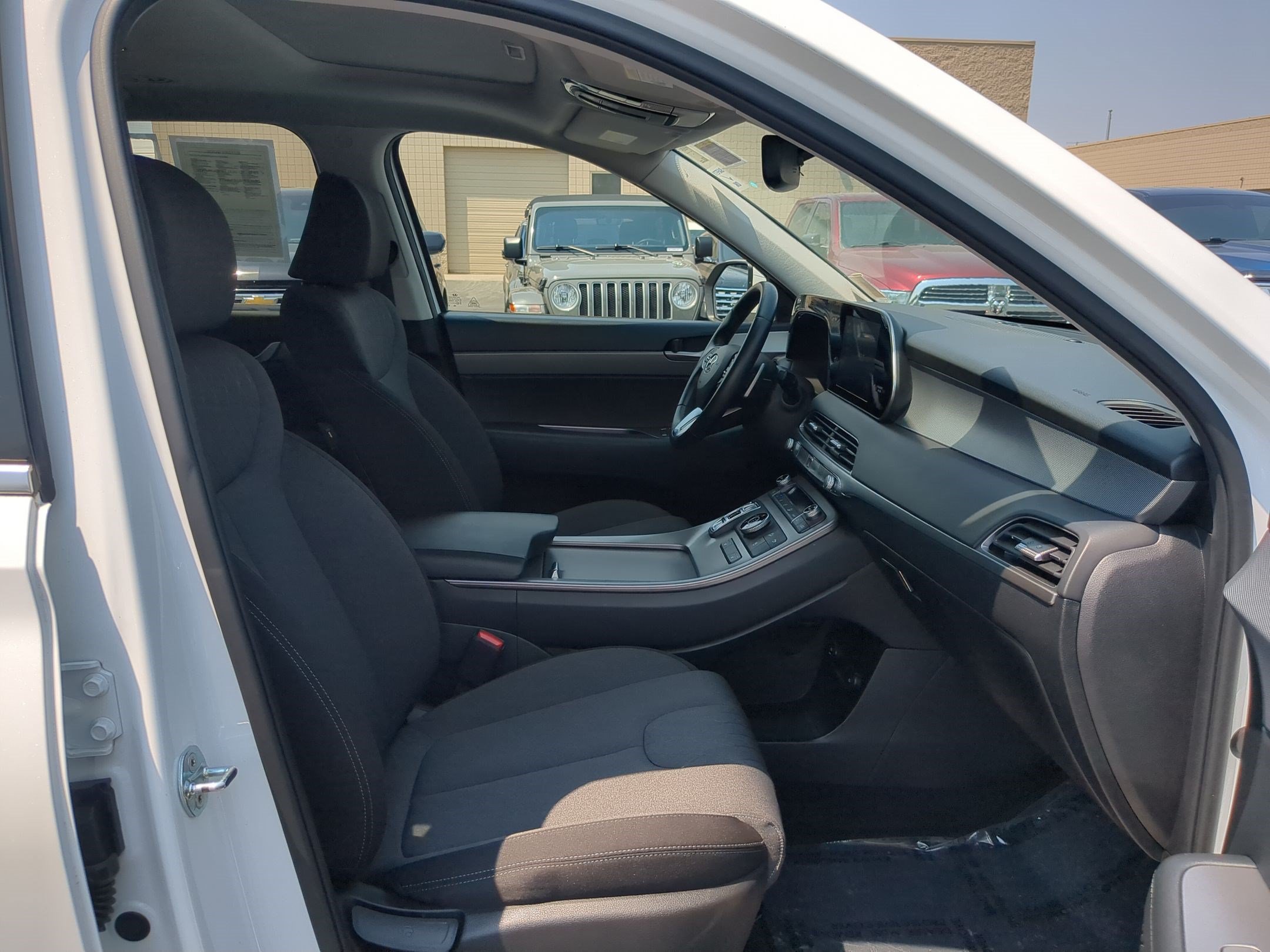 Certified Used 2022 Hyper White Hyundai SEL image 31