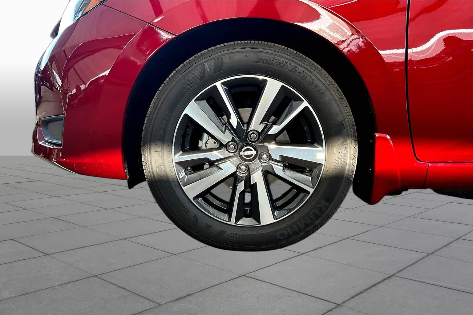 2025 Nissan Versa Sedan SV - Photo 9