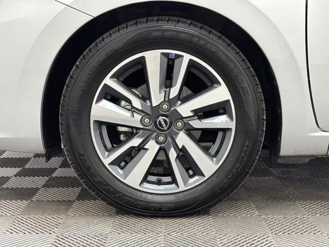 Used 2024 Brilliant Silver Metallic Nissan 1.6 SV image 12