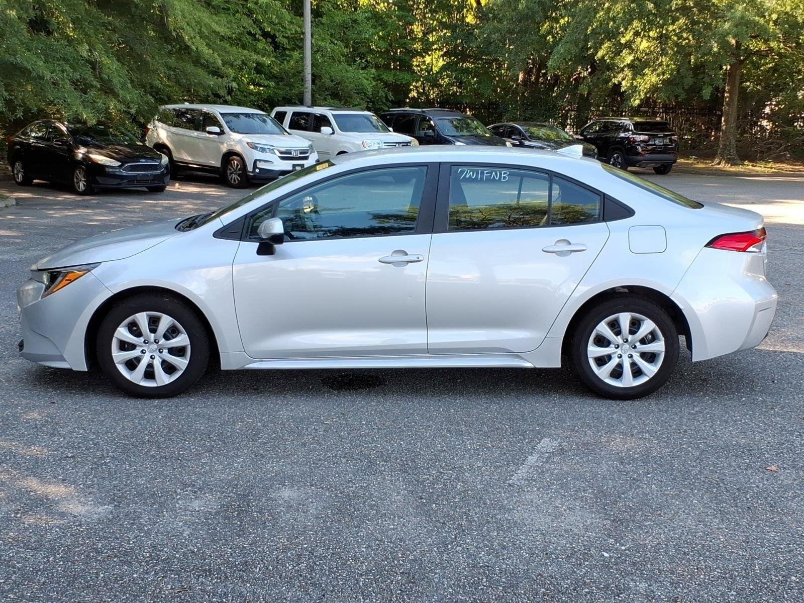 Used 2024  Toyota LE image 3