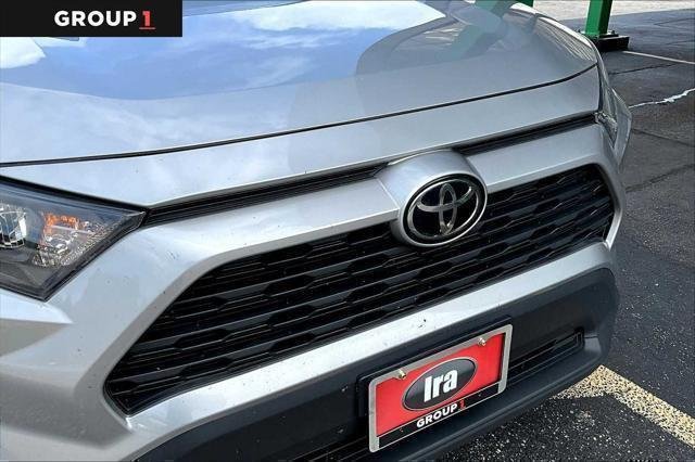 2022 Toyota RAV4 LE - Photo 30
