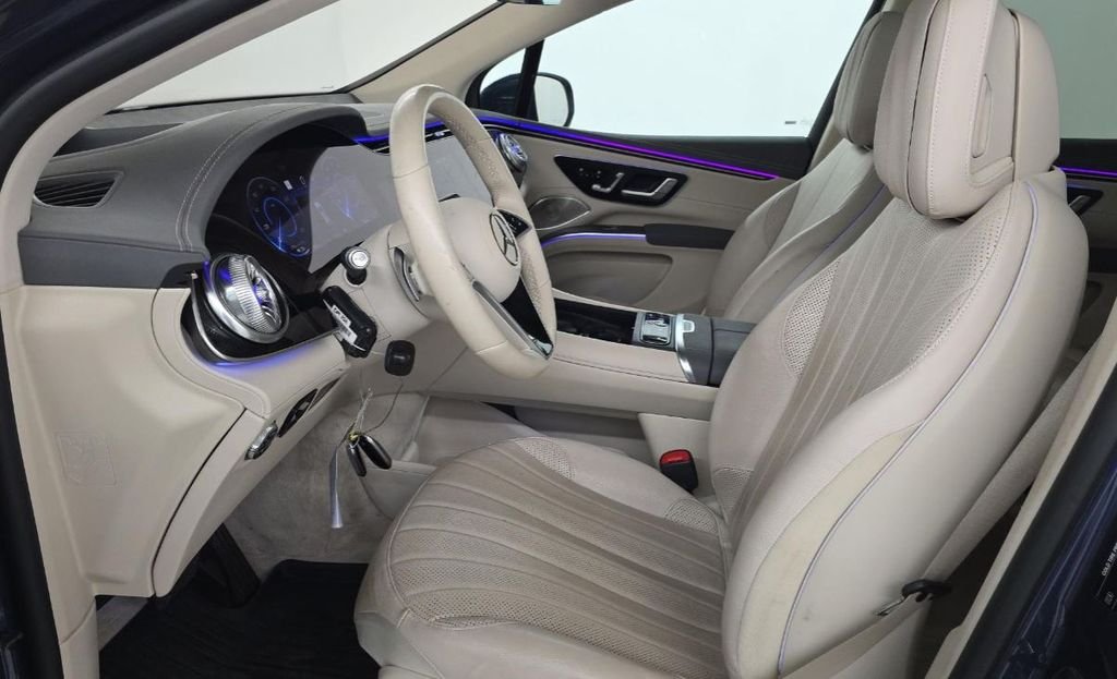 Used 2023 Blue Mercedes-Benz 580 image 7
